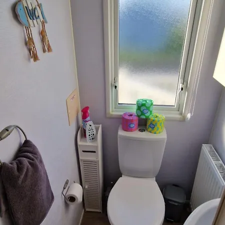 Holidaylet 24 Bude Newperran ホリデーパーク Cubert